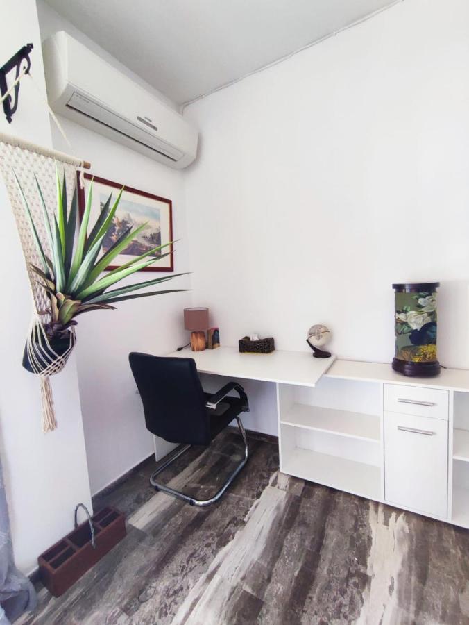 Lauren'S Charm Town Apartment Lefkáda Esterno foto